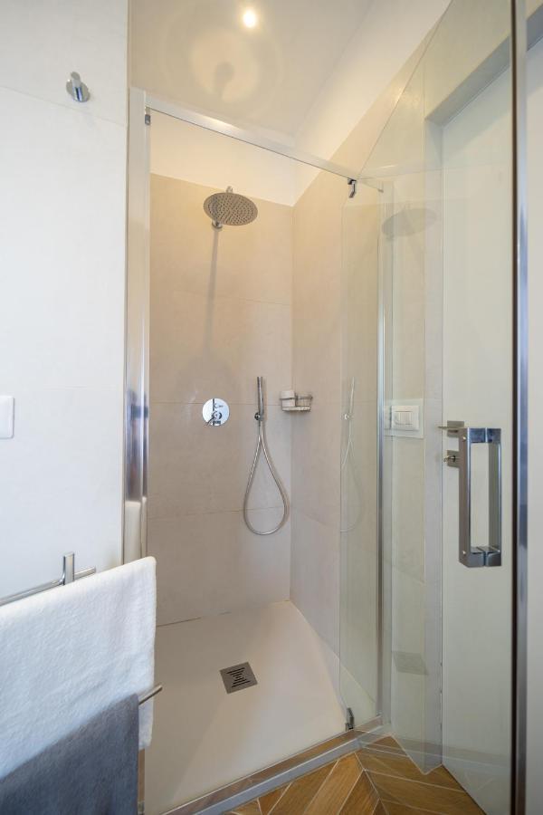 Colosseo Luxe Apartment In The Center Of Roma Exterior foto