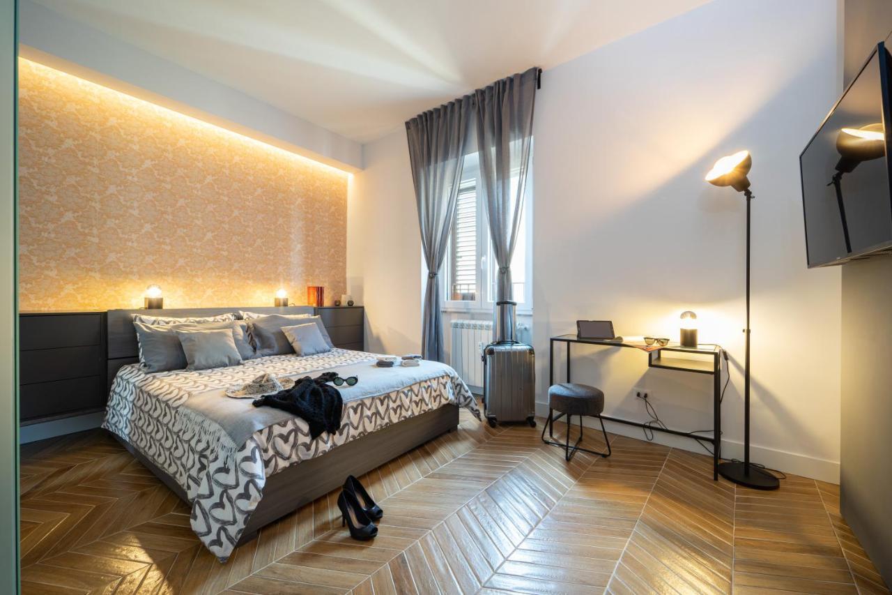 Colosseo Luxe Apartment In The Center Of Roma Exterior foto